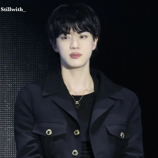 Foto Populer Penuh Cinta untuk Jin (BTS)