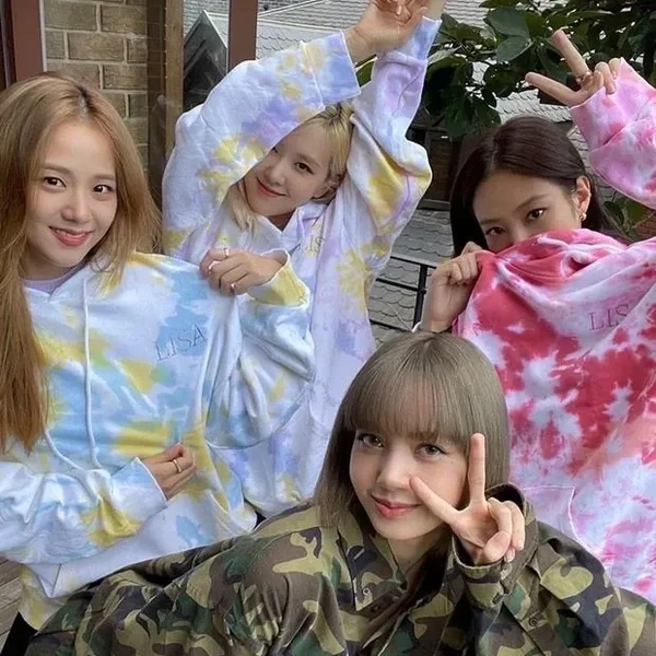 Foto Populer Penuh Cinta untuk BLACKPINK