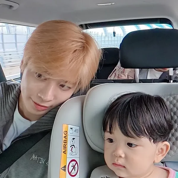 태현 (투모로우바이투게더) 팬심 가득한 인기 사진