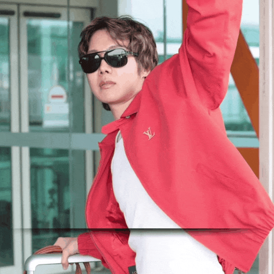 Penampilan j-hope (BTS) yang Paling Dicintai Hari Ini
