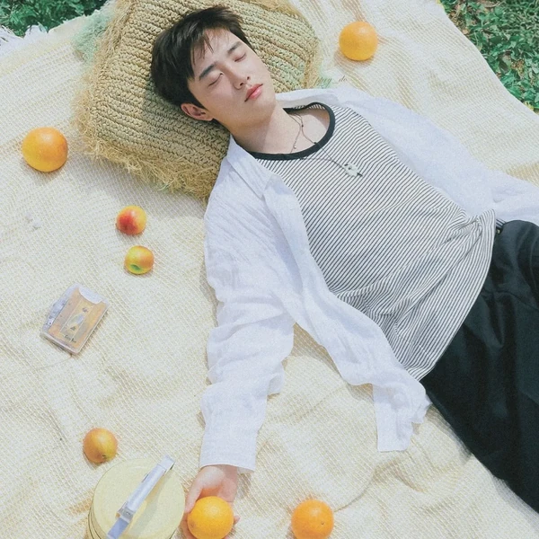 오늘 가장 사랑받은 디오 (EXO)의 모습