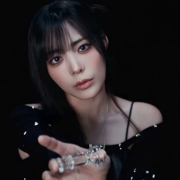 QWER シヨン ファンダムコミュニティ │ KPOP人気No.1アプリ 最愛ドル