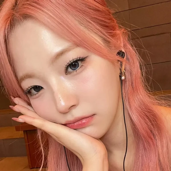 fromis (9) ジホン ファンダムコミュニティ │ KPOP人気No.1アプリ
